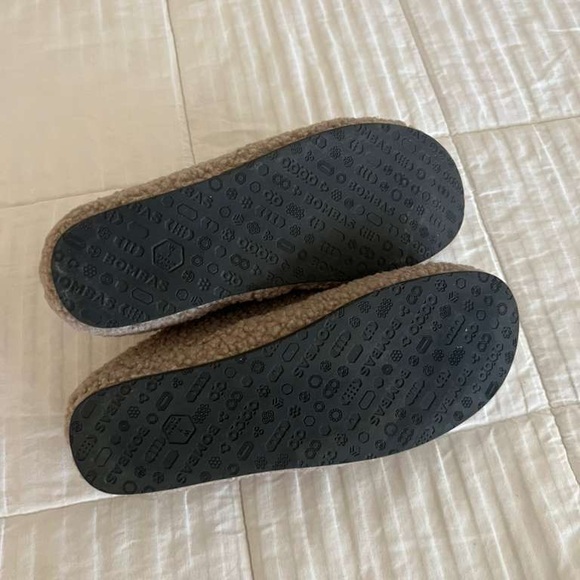Bombas Tan Women's Slippers - Picture 2 of 7